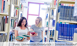 Rundgang durch die Bibliothek Alte Münze mit Simone Reukauf